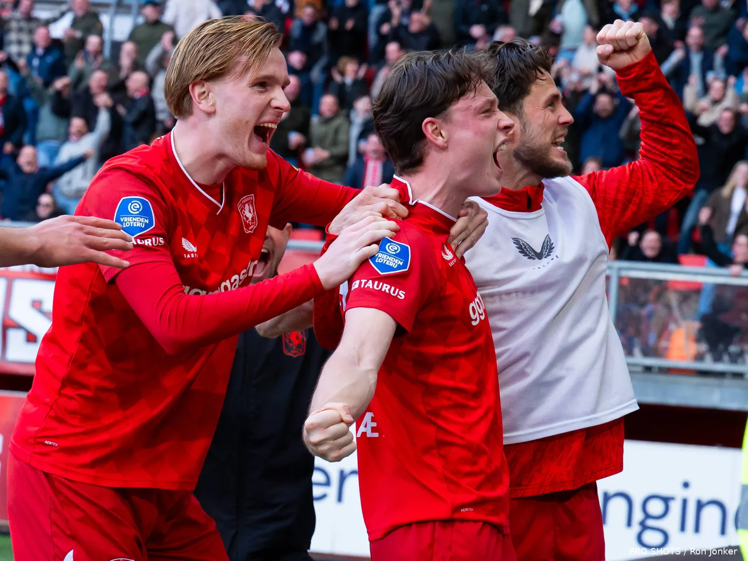 mats-rots-orjasaeter-van-wolfswinkel-twente-feyenoord-2026