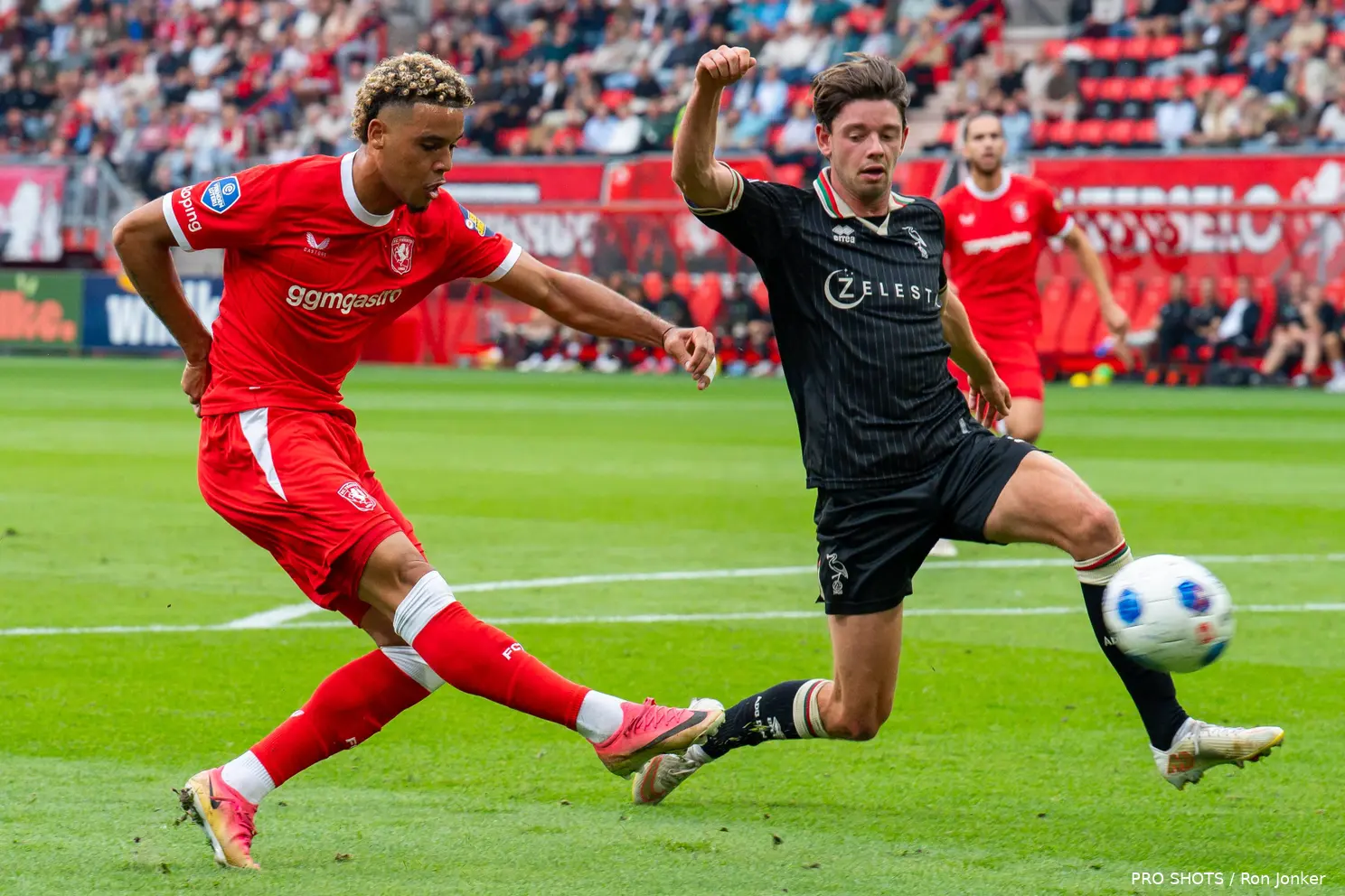 Daouda-Weidmann-FC-Twente-ADO-Den-Haag-2026-2027