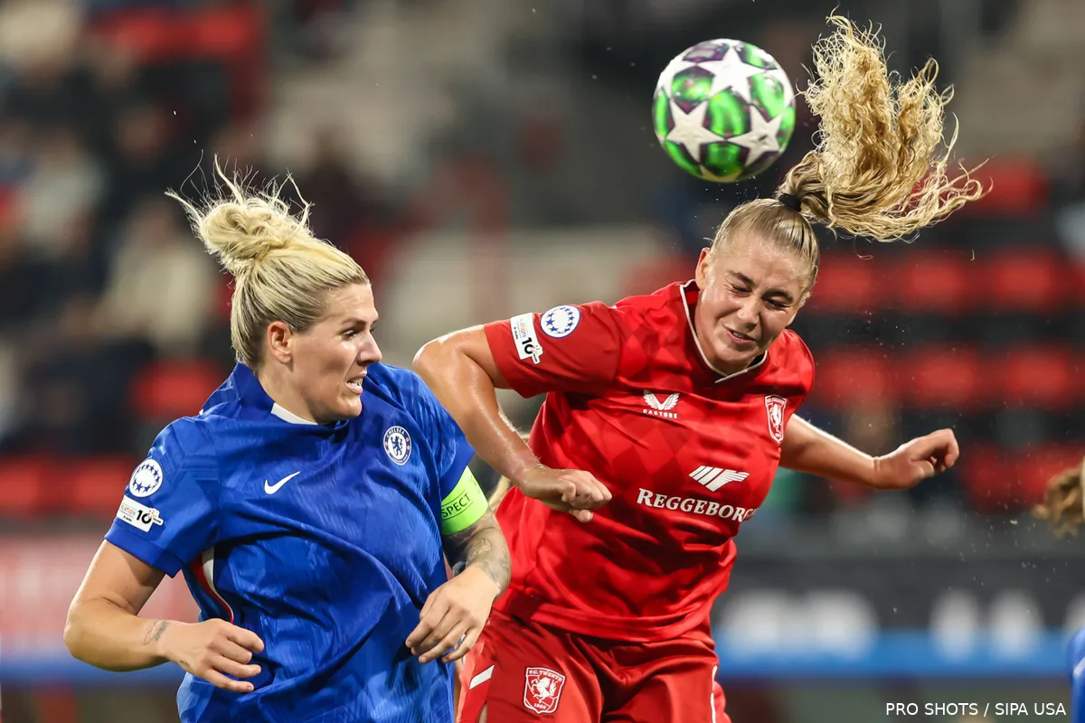 van-ginkel-fc-twente-vrouwen-chelsea-kopduel