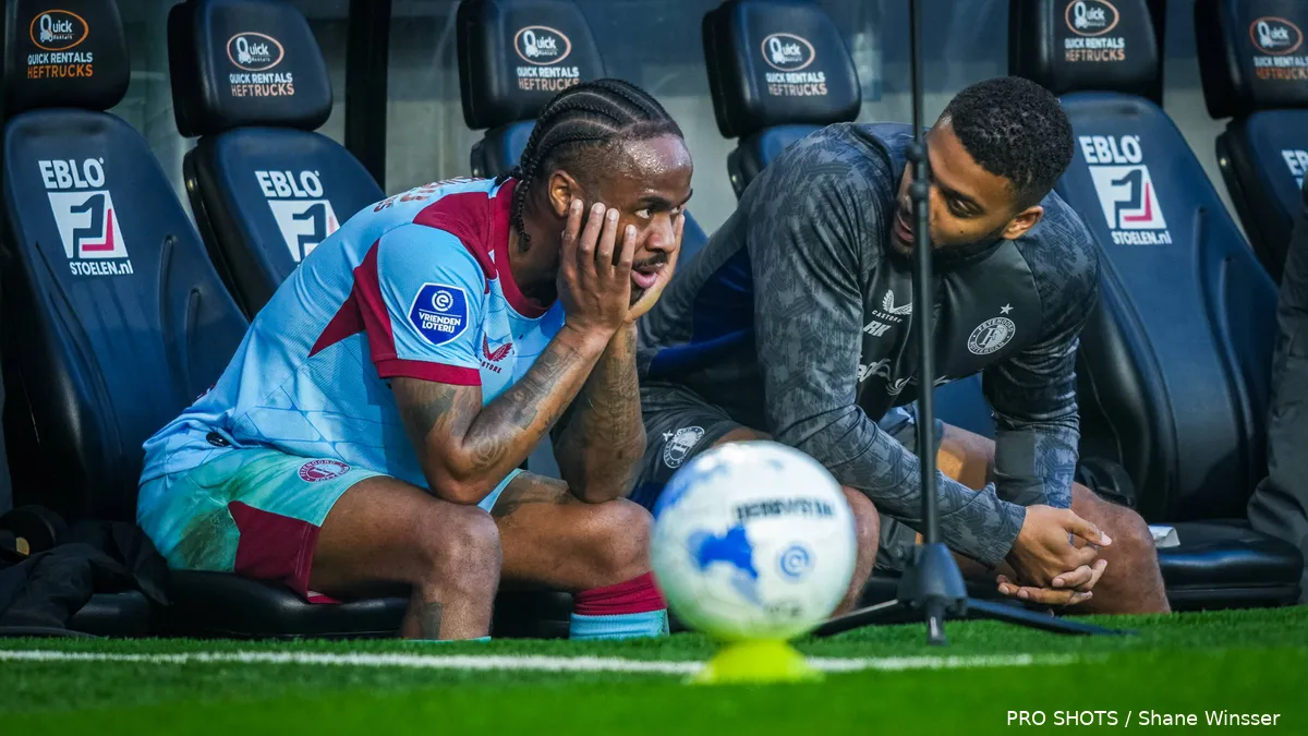 Van Persie: Later in het seizoen maken we samen een keuze over Sterling’s toekomst – Geen droomtransfer, maar eerlijke woorden over Feyenoord en fitheid