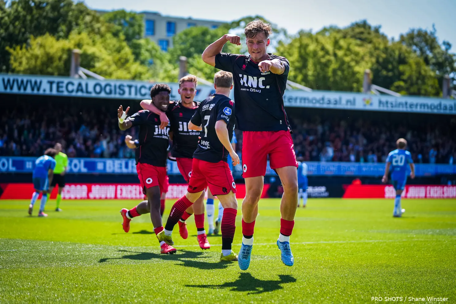 noah-naujoks-juichen-na-doelpunt-excelsior-fc-utrecht-2025-2026