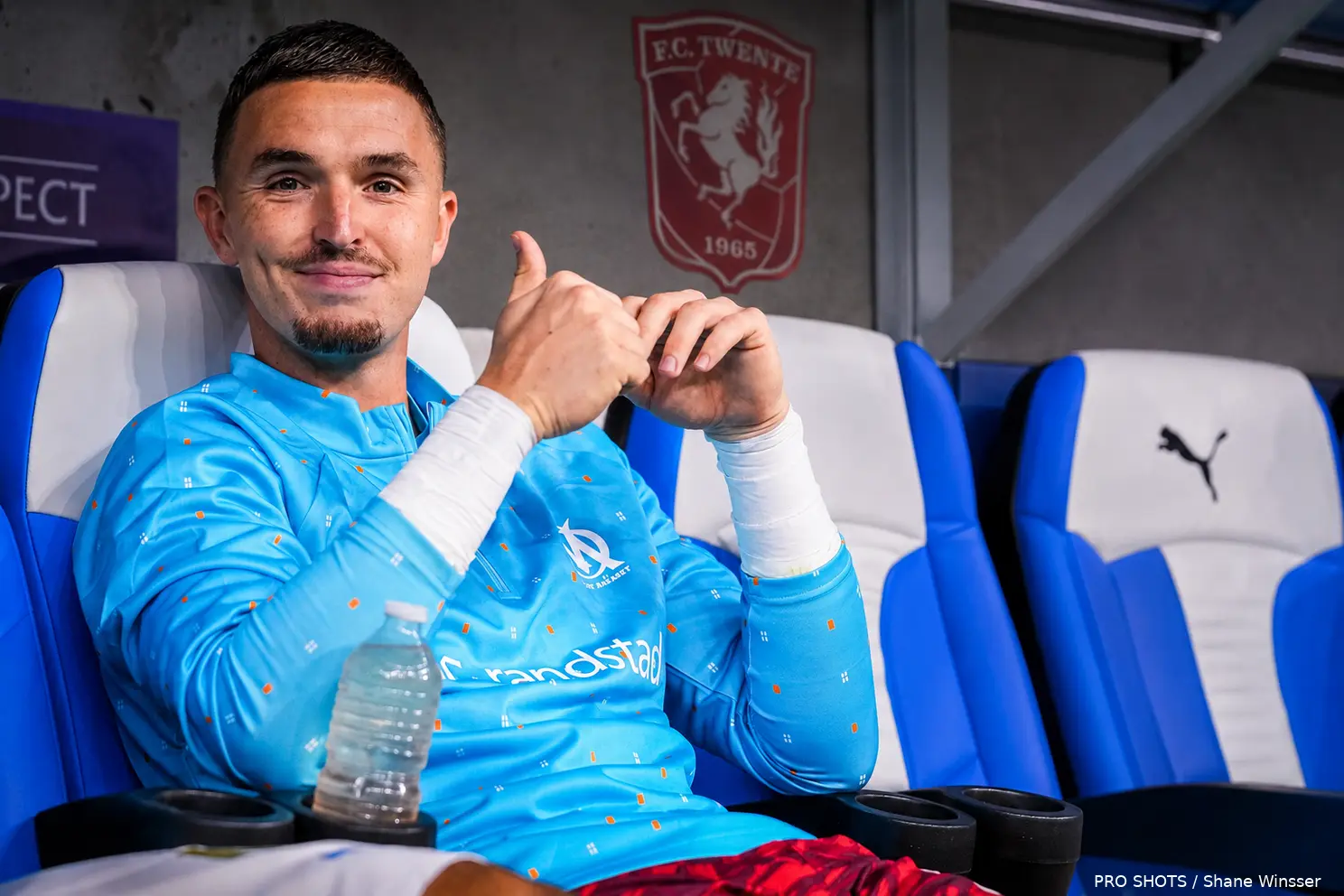 jeffrey-de-lange-olympique-marseille-logo-fc-twente