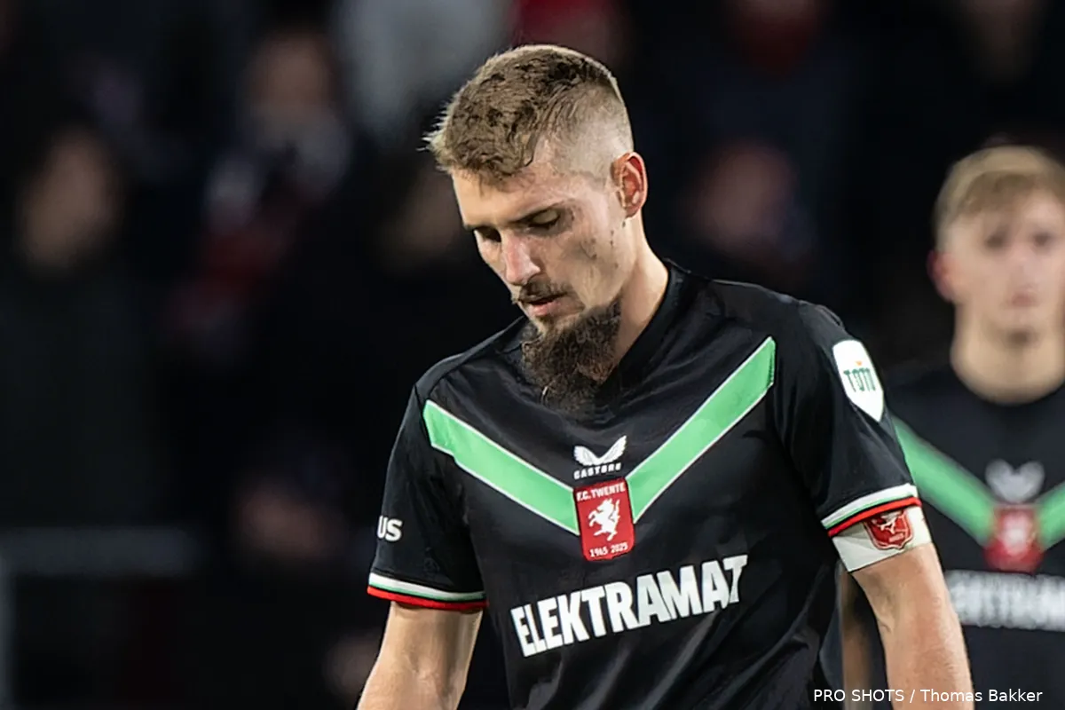 michal sadilek close up baalt aftrap psv fc twente 2024 2025