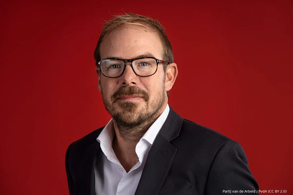Celebratory victory for PvdA member Gijs van Dijk: Left-wing geek Tinkebell can no longer indiscriminately accuse him of everything