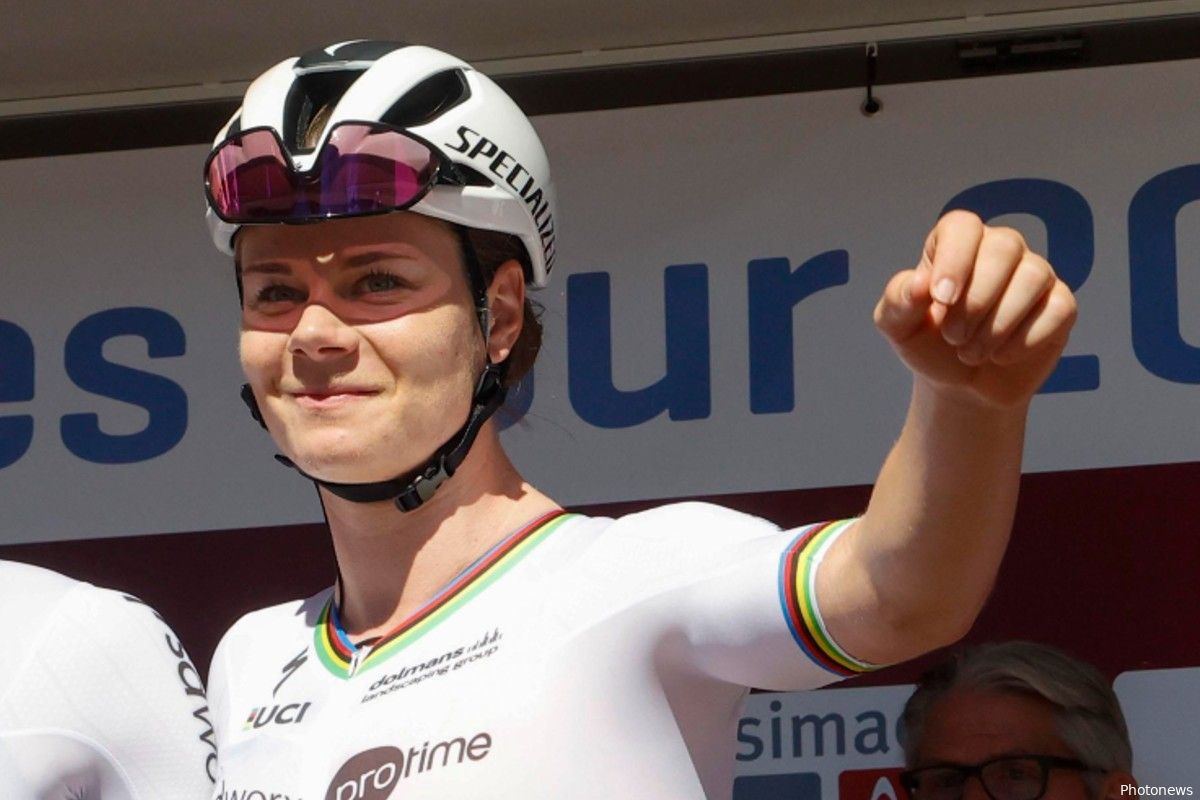 Lotte Kopecky wint etappe én staat aan de leiding in Simac Ladies Tour: “Maar dáár ben ik niet blij mee!”
