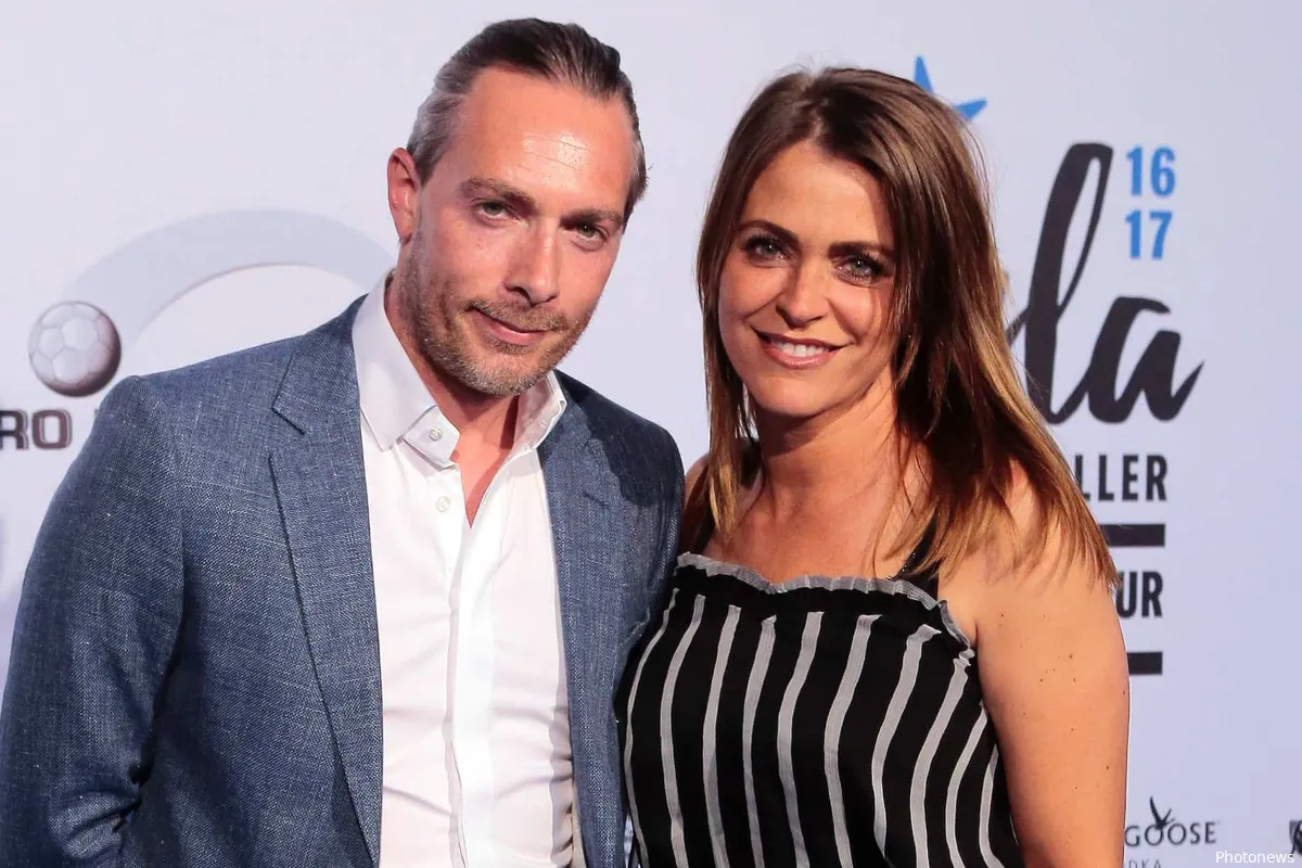 Karen Damen deelt wel erg zwoel vakantiekiekje met haar man Antony: iedereen moet hetzelfde kwijt
