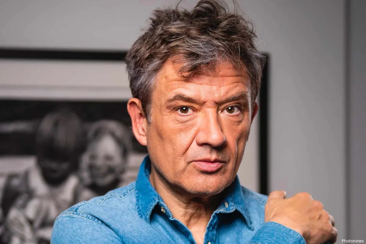 Bart Peeters (63) compleet van slag nadat hij vreselijk nieuws te horen krijgt: "Helemaal niets gemerkt"