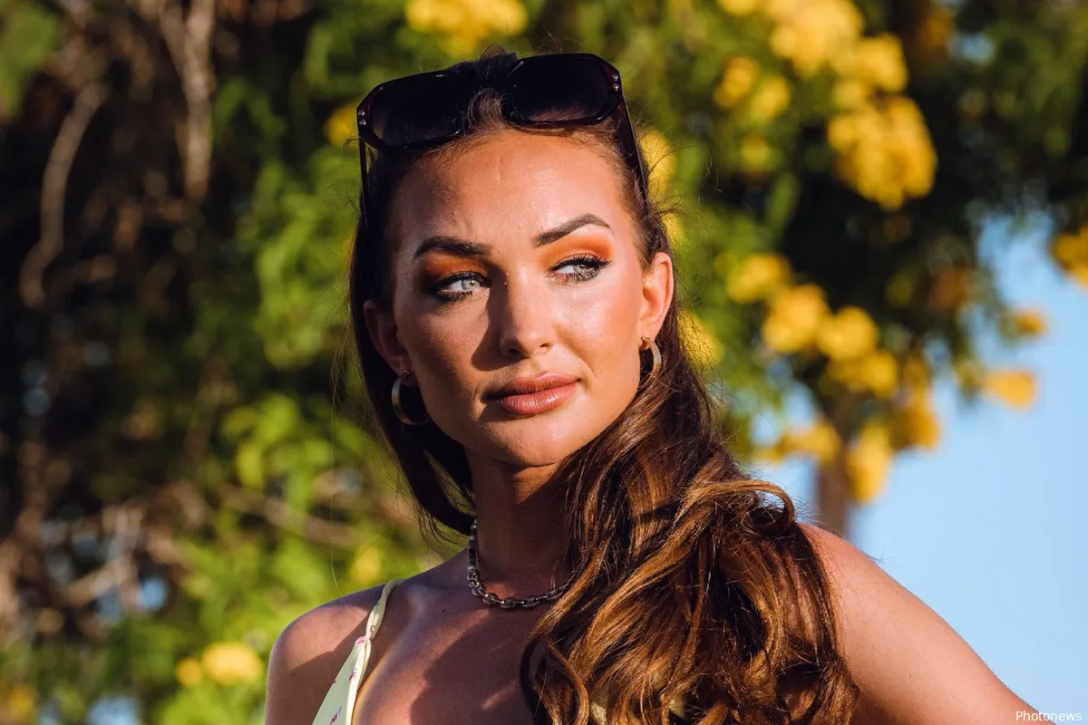 Na horrorcrash en pijnlijke relatiebreuk: ex-Miss België Chayenne Van Aarle verrast met compleet nieuwe look