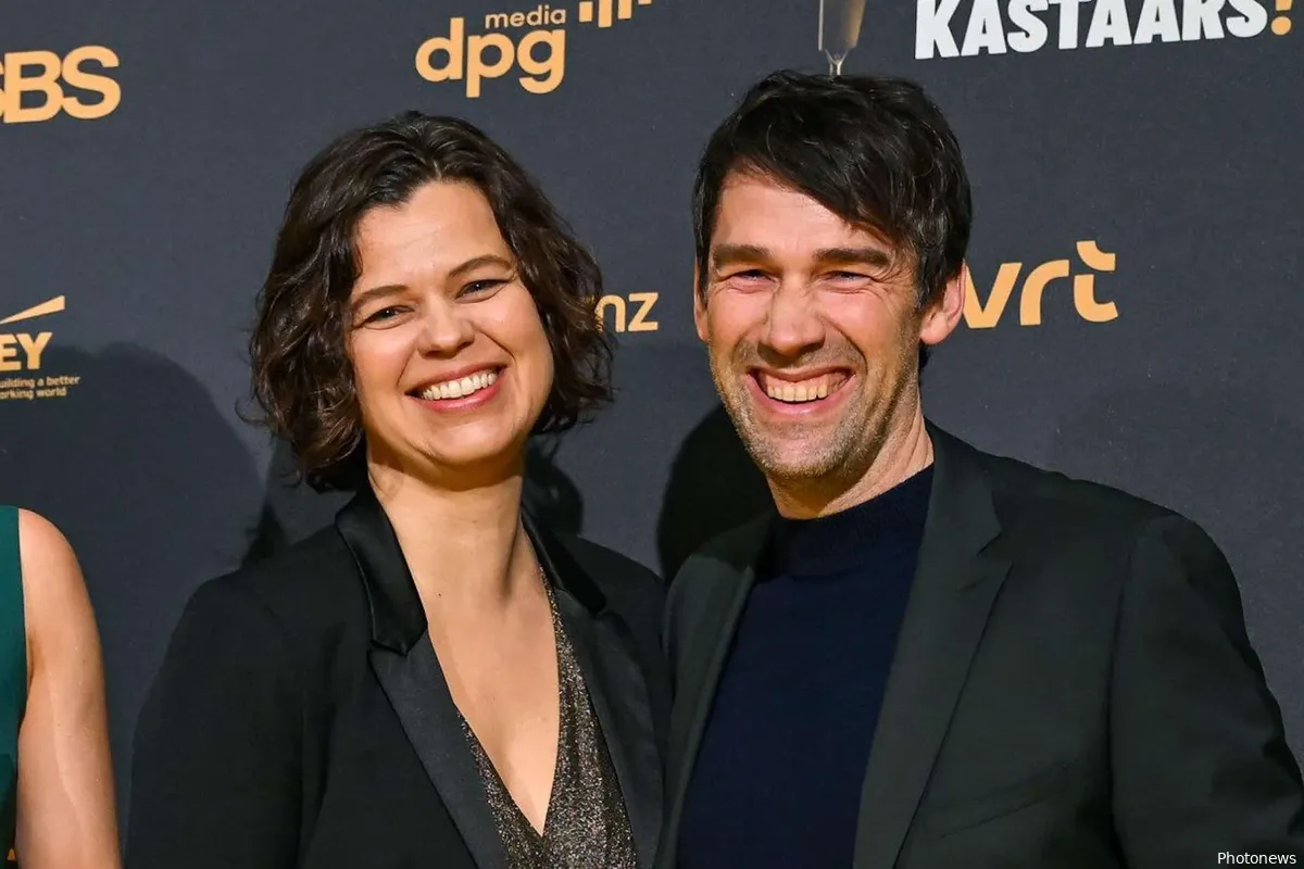 'VTM Nieuws'-anker Freek Braeckman en zijn vrouw Eva maken heuglijk nieuws bekend: "Proficiat!"