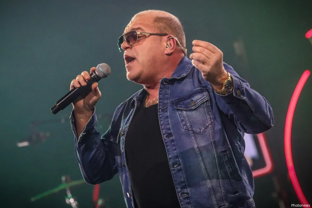 Zanger Sergio (57) deelt vreselijk nieuws over dierbare: "Plots gestorven"
