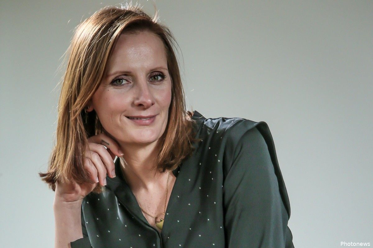 Sofie Dumont poseert poedelnaakt in bad "Ik accepteer mezelf zoals ik ben"