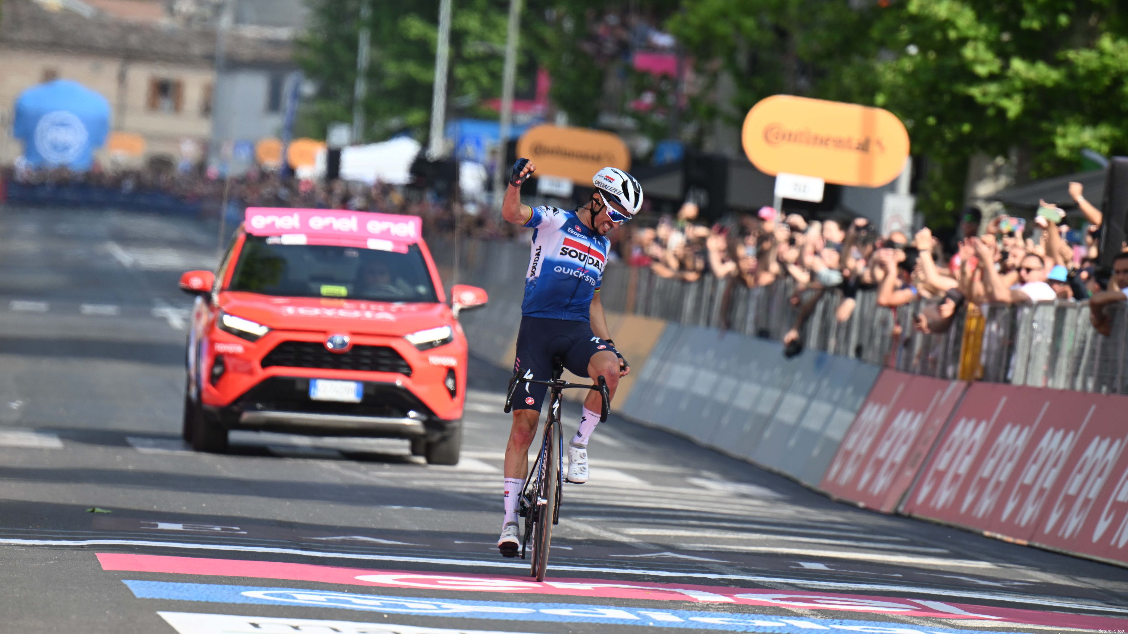 Julian Alaphilippe voltooide zijn reeks aan ritzeges in Grote Rondes tijdens de Giro d'Italia van 2024.