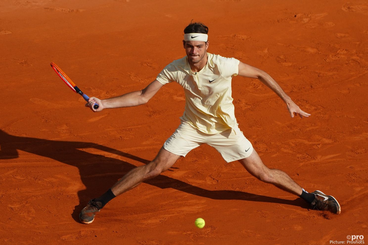 Taylor Fritz fica frustrado com a perda de carboidratos e faz uma mega refeição: "Esmagou o cesto do pão e depois pediu 3 massas de tamanho normal"