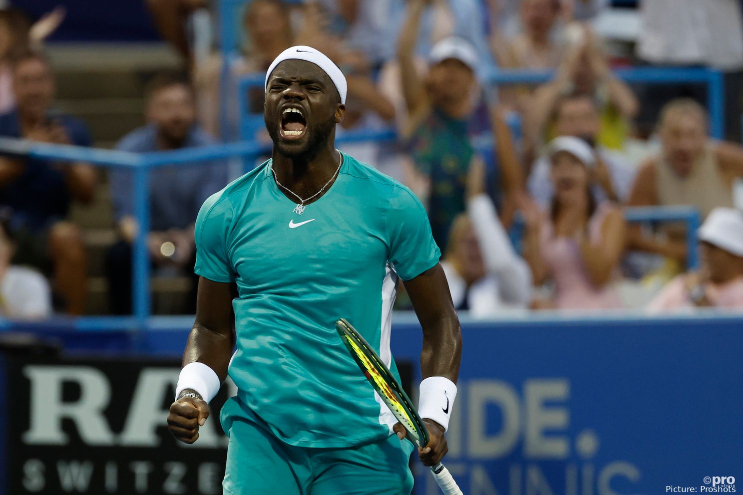 Bild Frances Tiafoe rechte Faust geballt Mund zum Schrei nach Punktgewinn geöffnet&amp;lt;br&amp;gt;