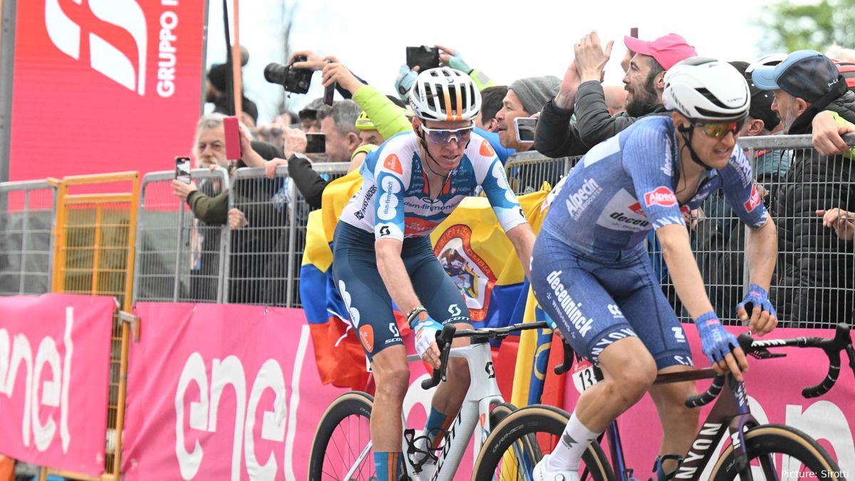 Romain Bardet pierde sus opciones de podium en el Giro de Italia tras