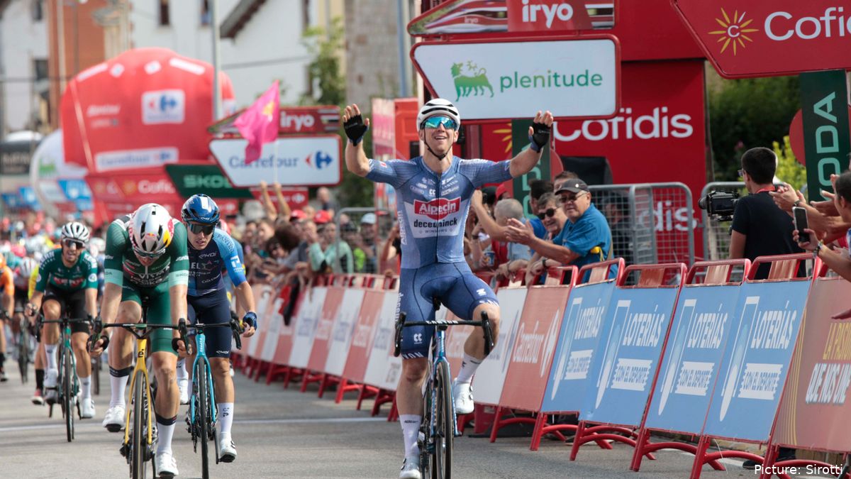 Surprise at the Vuelta! Kaden Groves beats Wout van Aert in unexpected