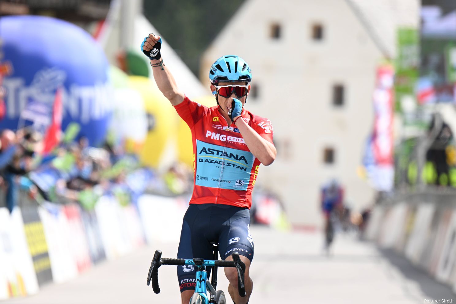 Miguel Ángel López wins at the 2022 Tour of the Alps. @Sirotti