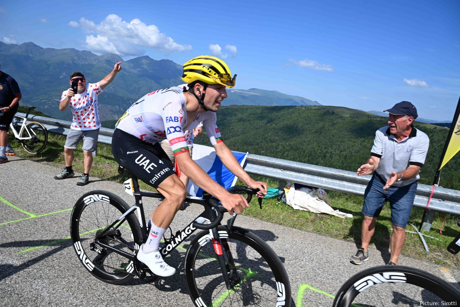 Joao Almeida finishes the Tour de France with a sense of accomplishment: "It's very special to be part of this victory, I'm very happy that we did it"