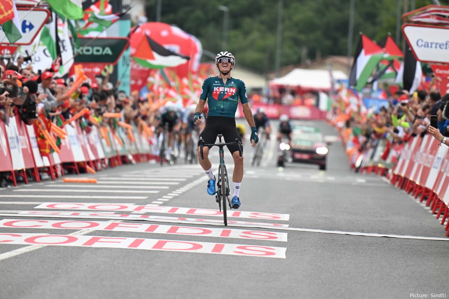 "No invited team has ever achieved these results" - Vuelta director Javier Guillen full of praise of Equipo Kern Pharma but doesn't guarantee wildcard for 2025