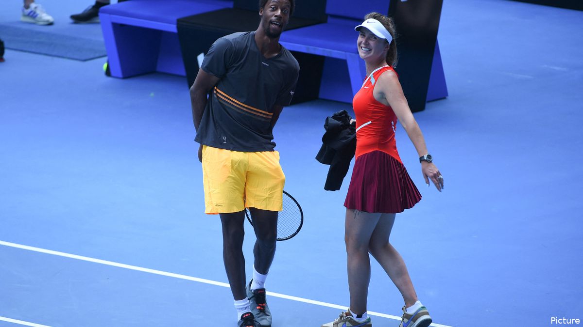 (VIDEO) Tennis couple Elina Svitolina and Gael Monfils play doubles together in New York at Stars of the Open exhibition for Ukraine