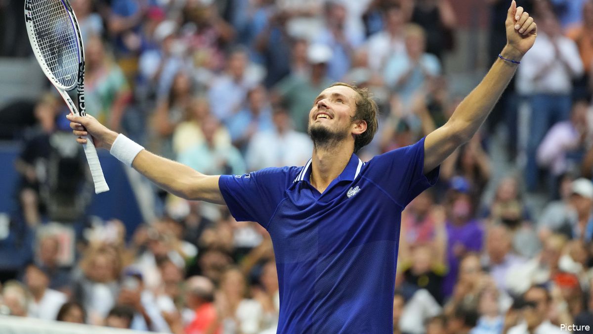  VIDEO TICKET PUNCHED Daniil Medvedev Becomes Third Player To 