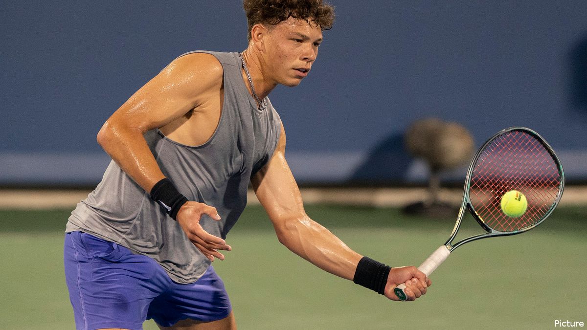 Ben Shelton pictured having first practice ahead of debut Wimbledon