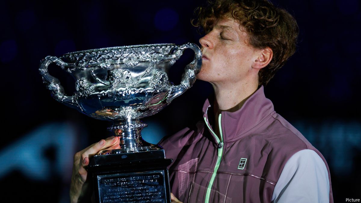Jannik Sinner nach seinem Triumph bei den Australian Open unter den