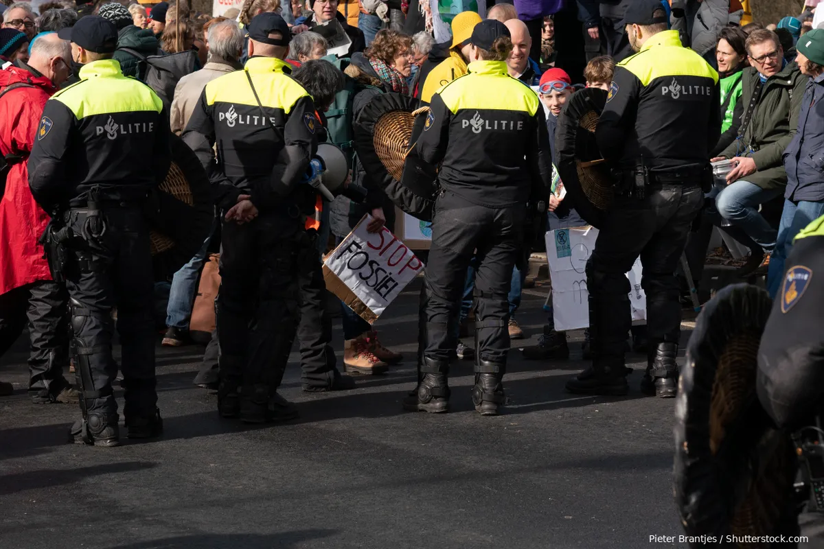 Man, man, man what a country! - Climate terrorists Schiphol escape punishment by failing identification
