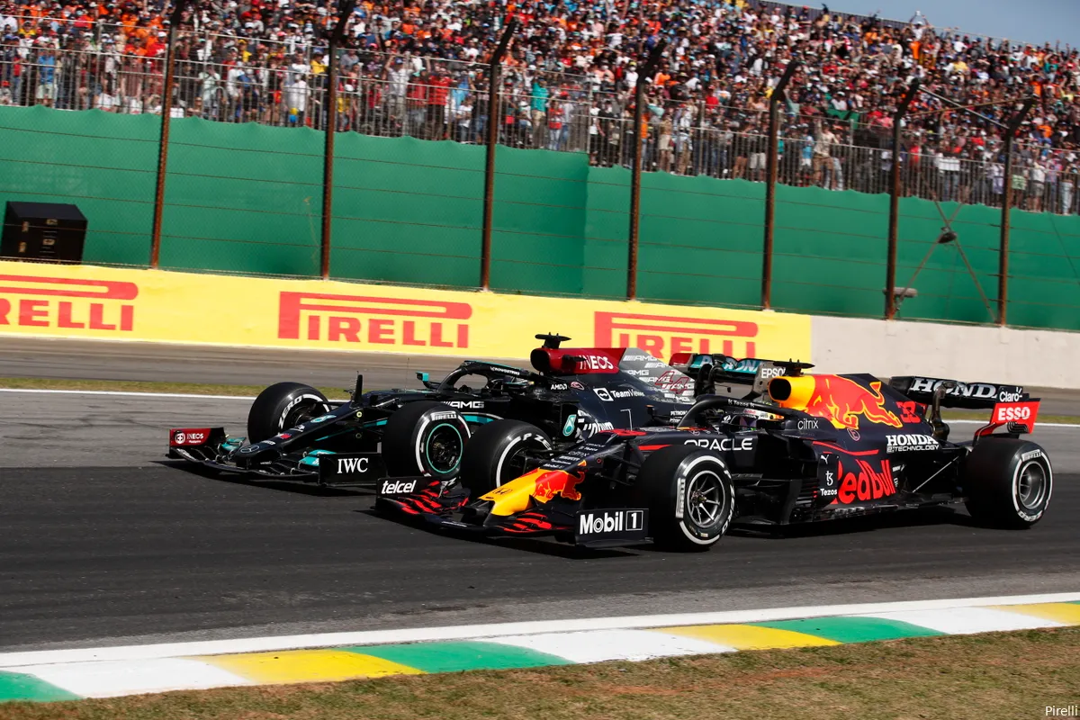 Wat als Mercedes weer sterk is? 'Lewis zal dan zeer agressief rijden tegen Max'