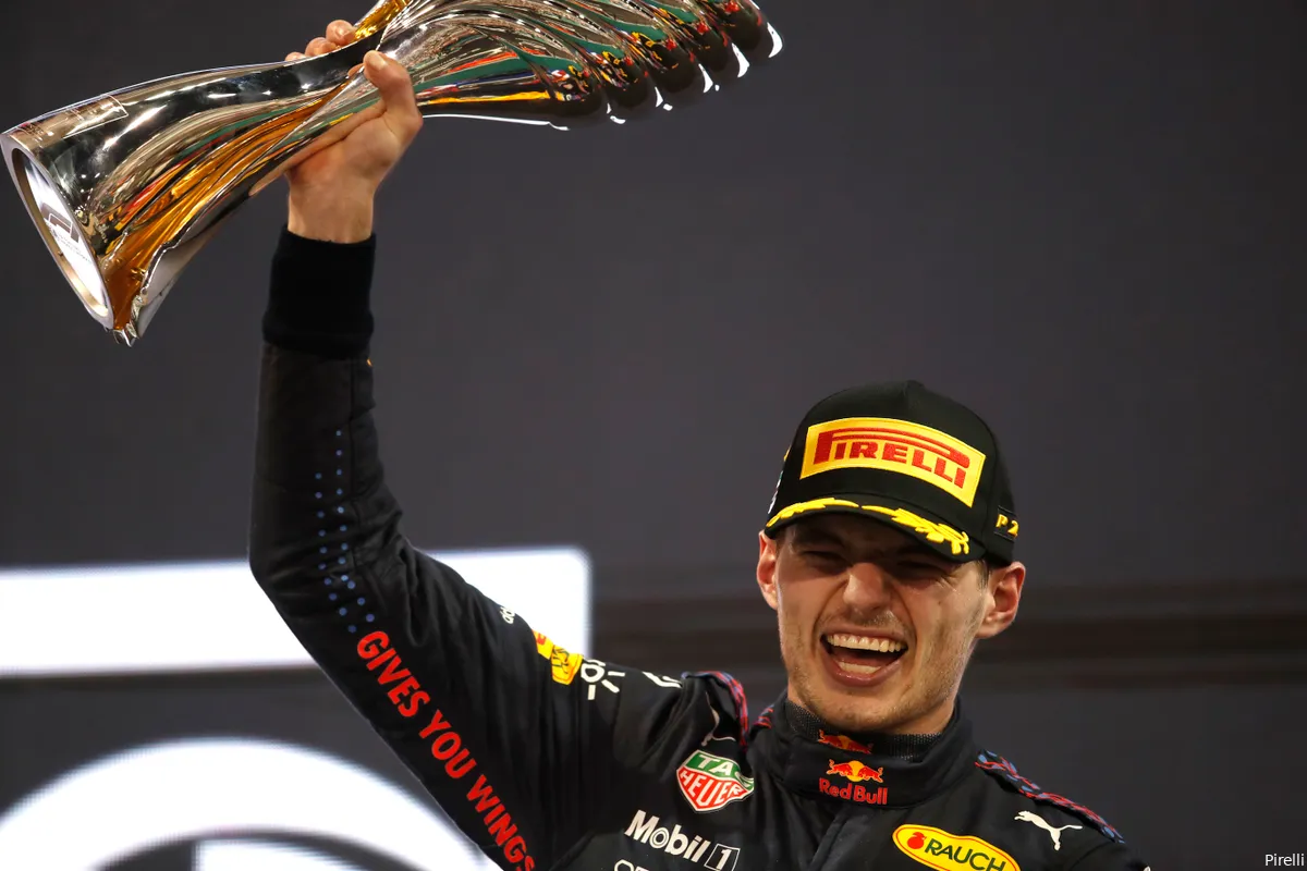 Wereldkampioen Verstappen houdt dezelfde mindset: 'Ieder jaar probeer ik alle anderen te verslaan'