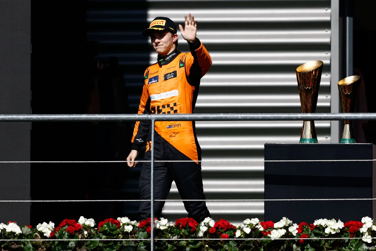 oscar piastri zwaaien podium belgie 2024