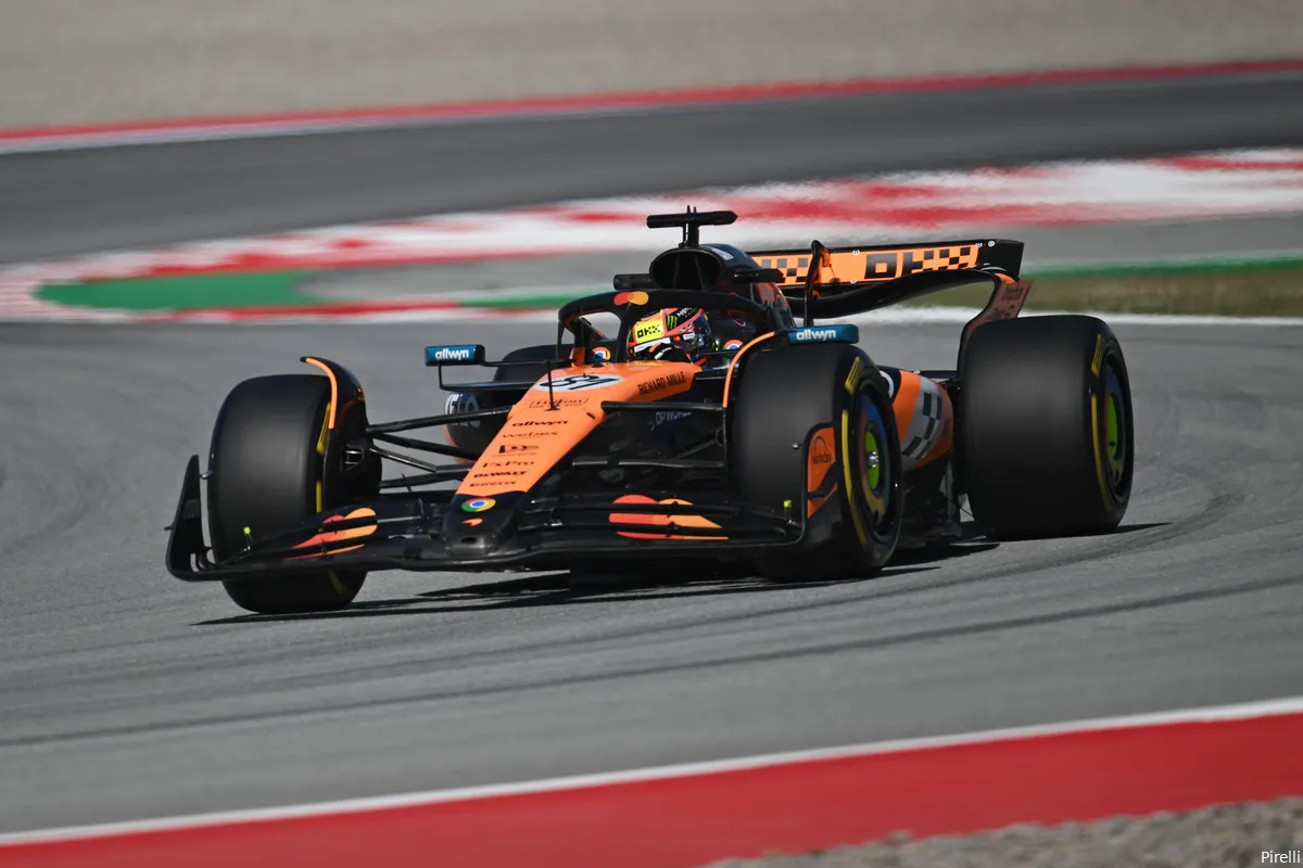 mclaren oscar piastri 11 friday barcelona 2025