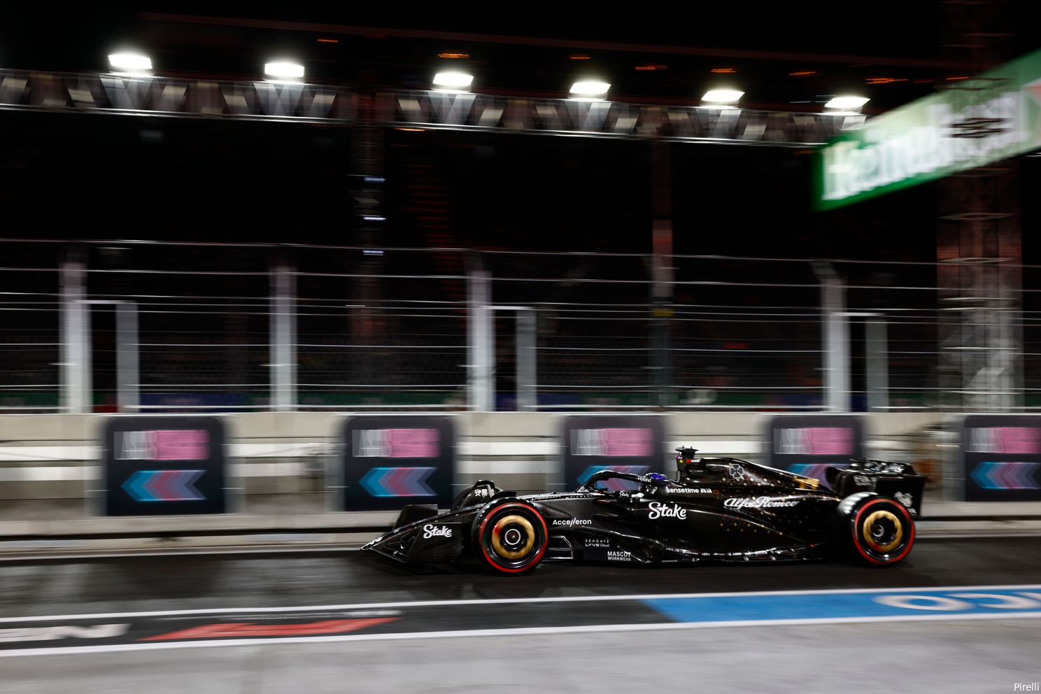 valtteri bottas alfa romeo livery saturday lasvegas 2023