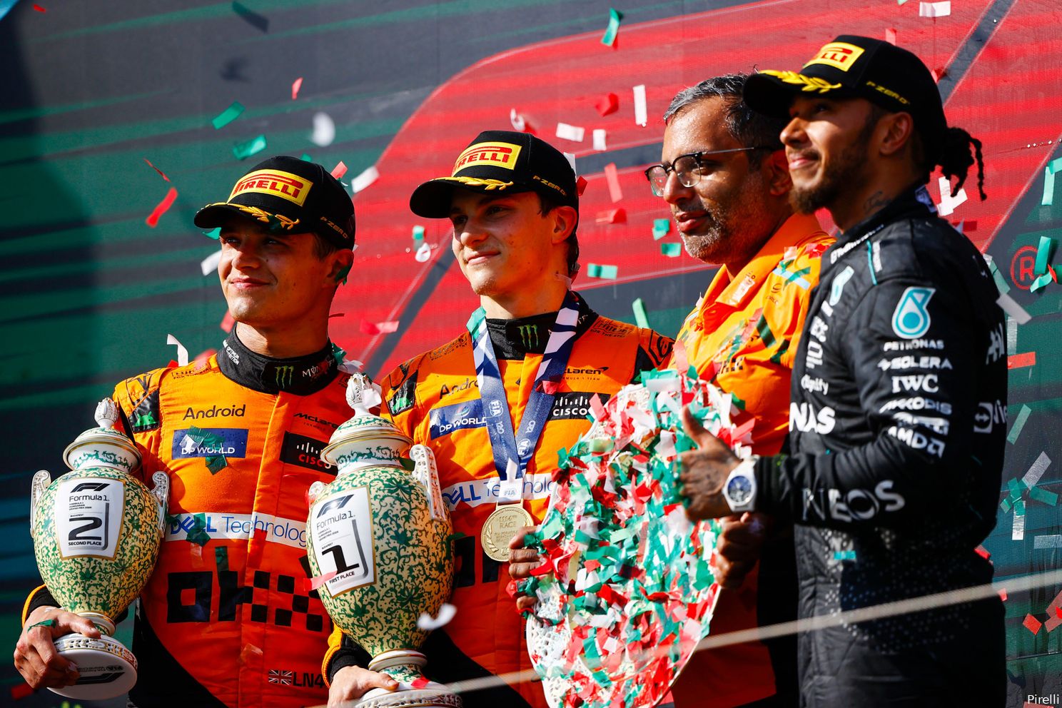 mclaren podium beker piastri norris hongarije lewis hamilton