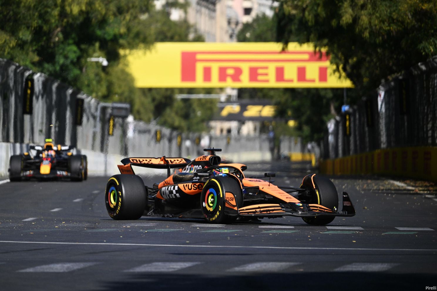 'Onder andere McLaren verdacht van nieuwe mini-DRS-truc, FIA komt met strengere controles'