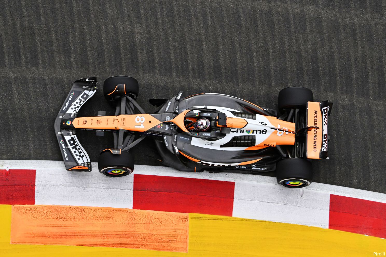 McLaren voert verdere aanpassingen door aan achtervleugel, ontkent dat FIA dat verzocht