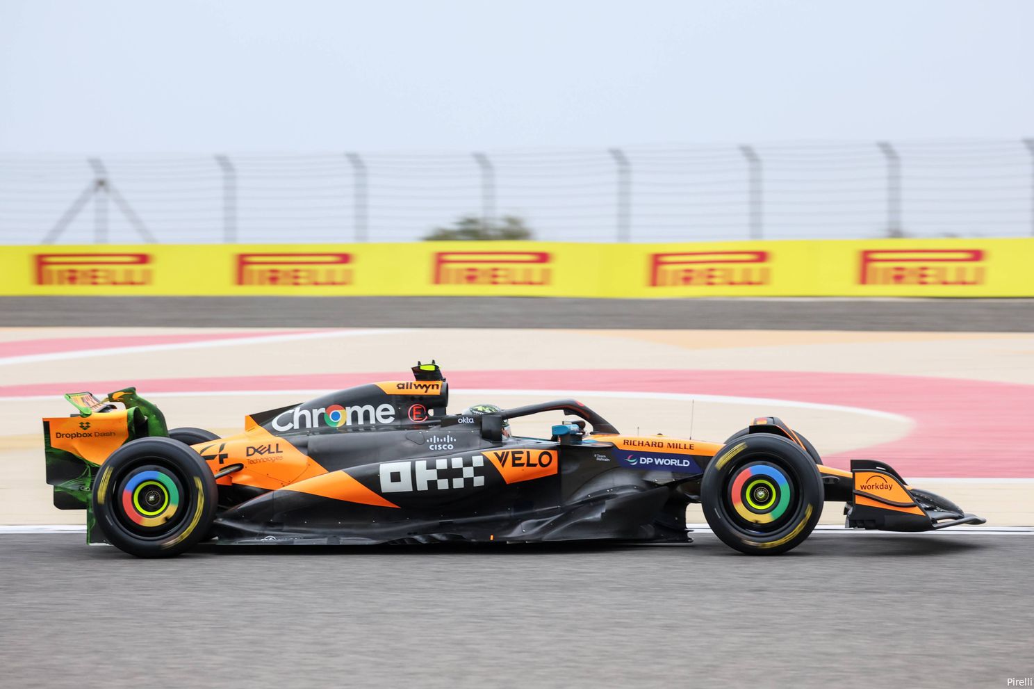 mclaren lando norris bahrein testdag 1 2025