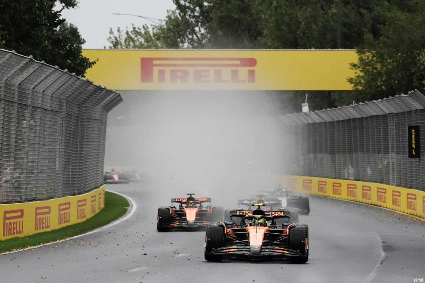 pirelli lando norris mclaren oscar piastri gp australie zondag 2025