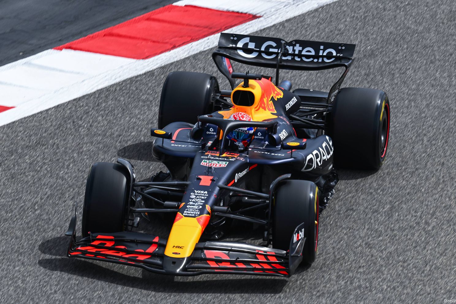 pirelli max verstappen red bull racing testdag 3 bahrein 2025 5