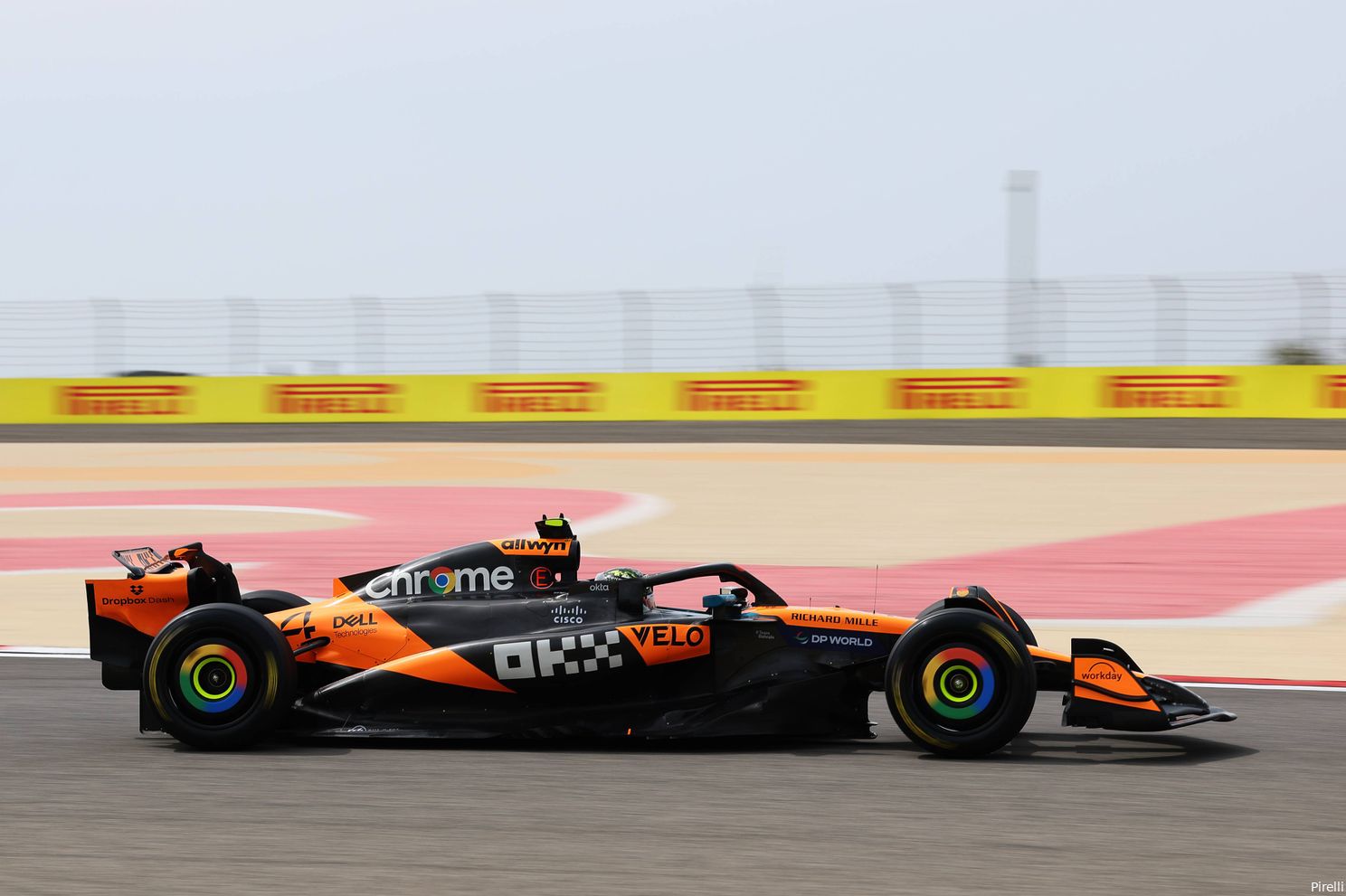 pirelli mclaren lando norris testdag 3 bahrein 2025 2