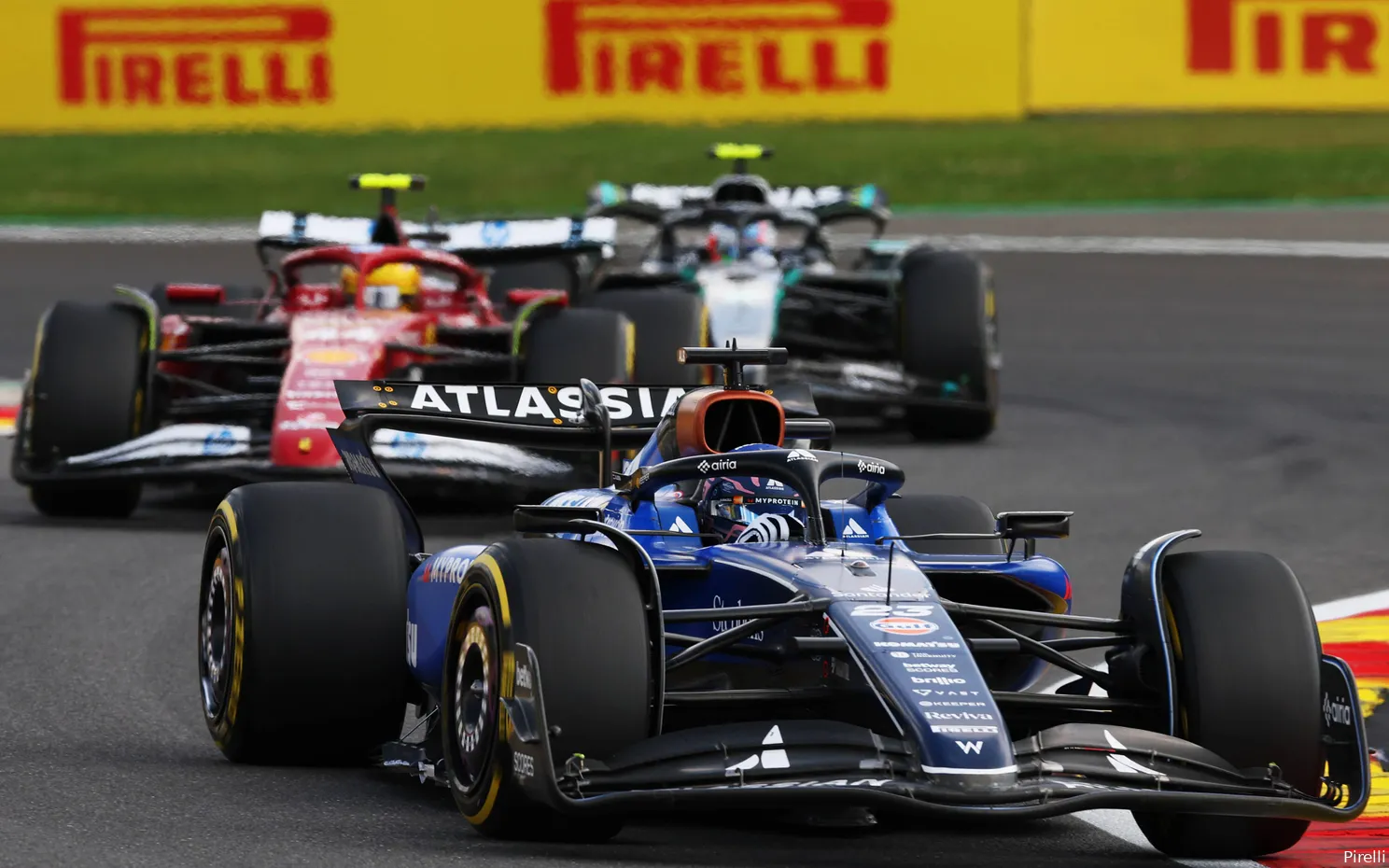 pirelli-williams-alexander-albon-ferrari-lewis-hamilton-gp-belgie-2025-zaterdag