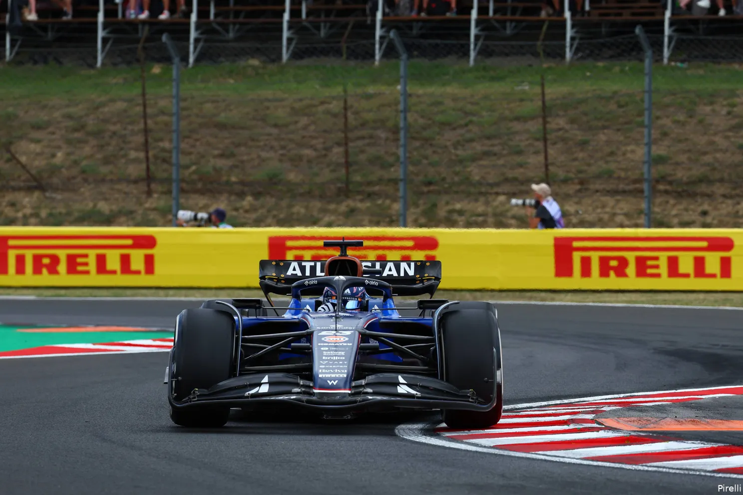 pirelli-alexander-albon-williams-gp-hongarije-2025-vrijdag