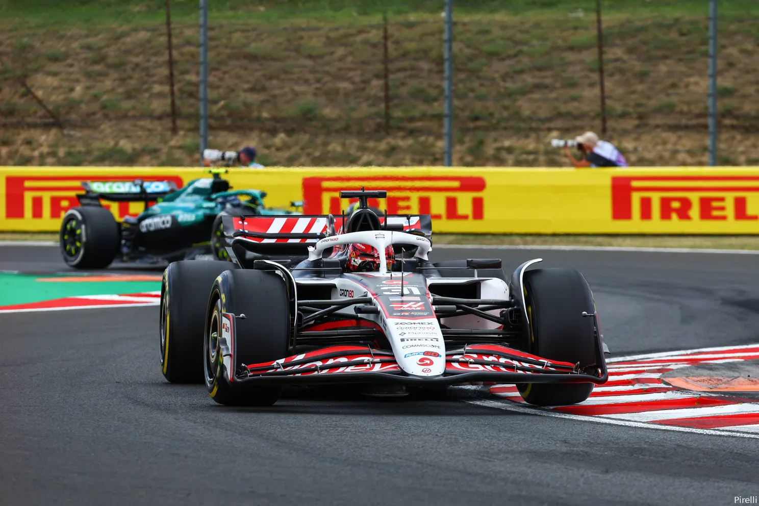 pirelli-esteban-ocon-haas-gp-hongarije-2025-vrijdag