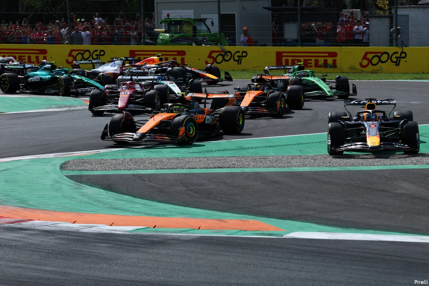 max-verstappen-red-bull-racing-oscar-piastri-lando-norris-mclaren-monza-italië