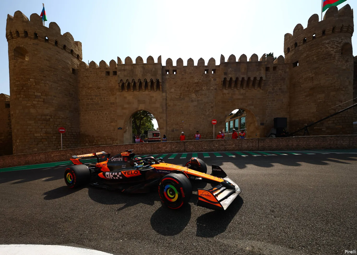 oscar-piastri-mclaren-vrijdag-bakoe-azerbeidzjan-2025