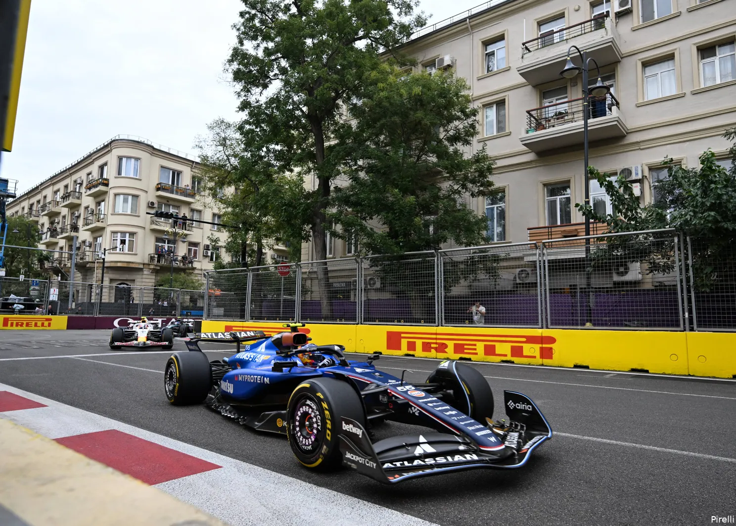 pirelli-williams-carlos-sainz-gp-azerbeidzjan-2025-zondag