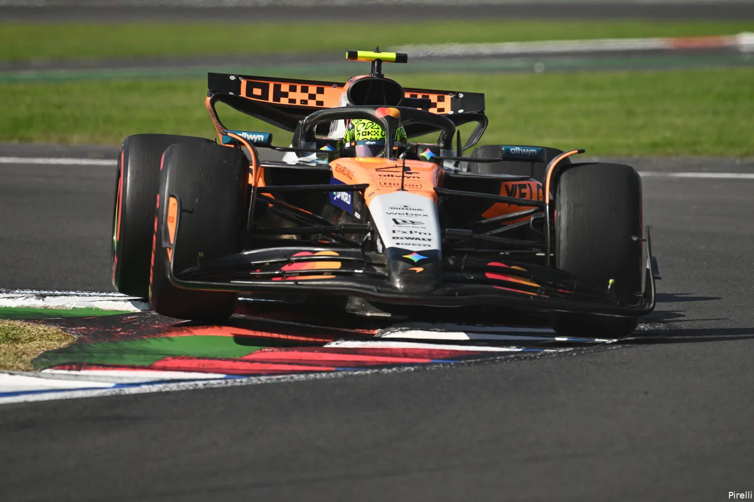 lando-norris-mclaren-mexico-zondag-2025
