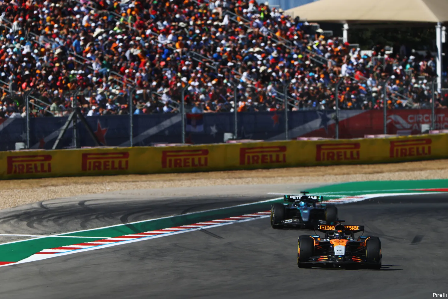 oscar-piastri-mclaren-george-russell-mercedes-cota-zondag-2025