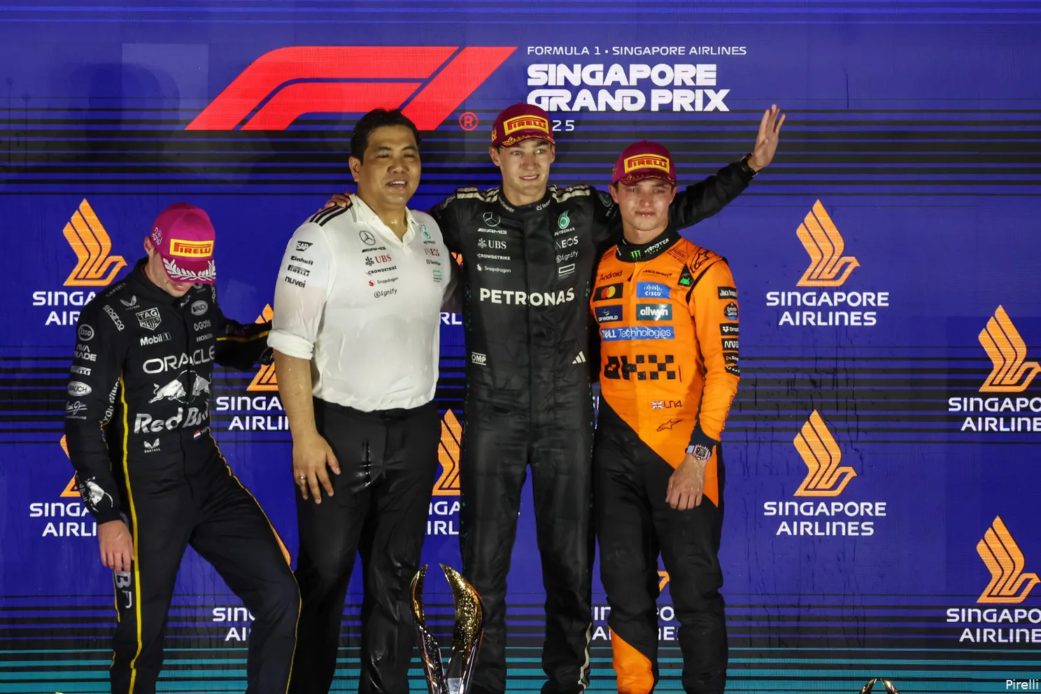pirelli-george-russell-mercedes-lando-norris-mclaren-max-verstappen-red-bull-racing-gp-singapore-2025-zondag