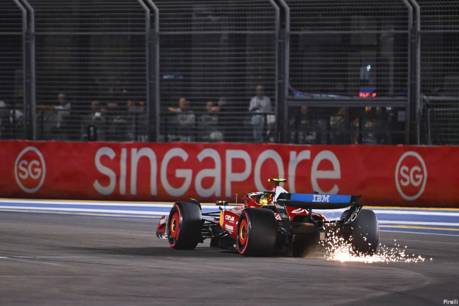 pirelli-lewis-hamilton-ferrari-gp-singapore-2025-zaterdag-2